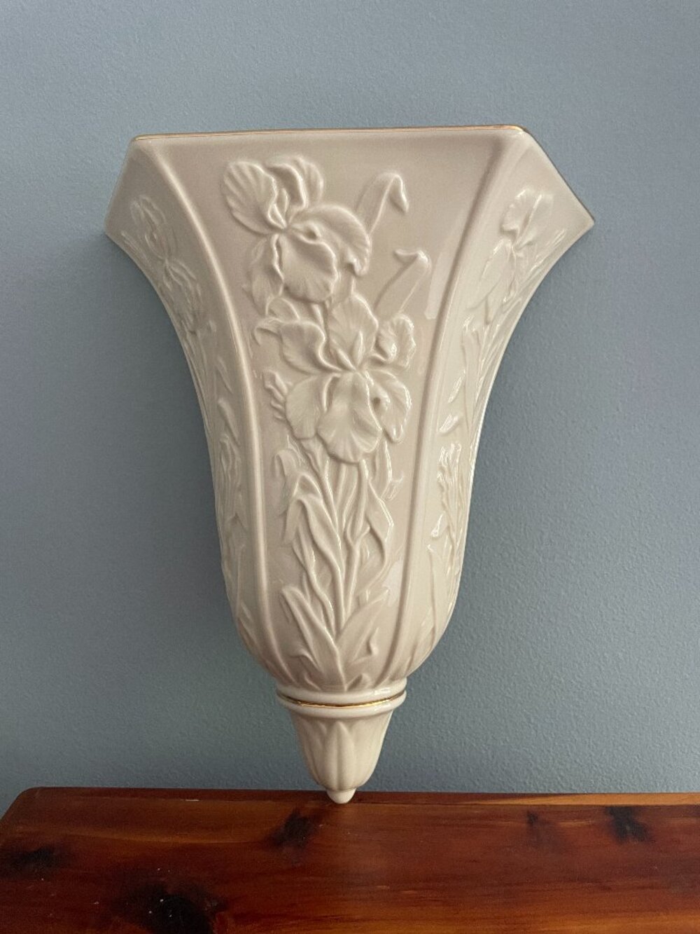 Lenox Iris Masterpiece Wall Vase Bone China Gold Trim